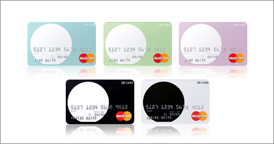 SBIカードは、全5種類。グリーン、ブル、ピンクは国産真珠をカードフェイスに使用しています。